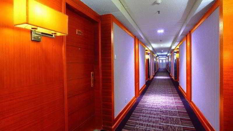 Bluesky Hotel Canton Extérieur photo
