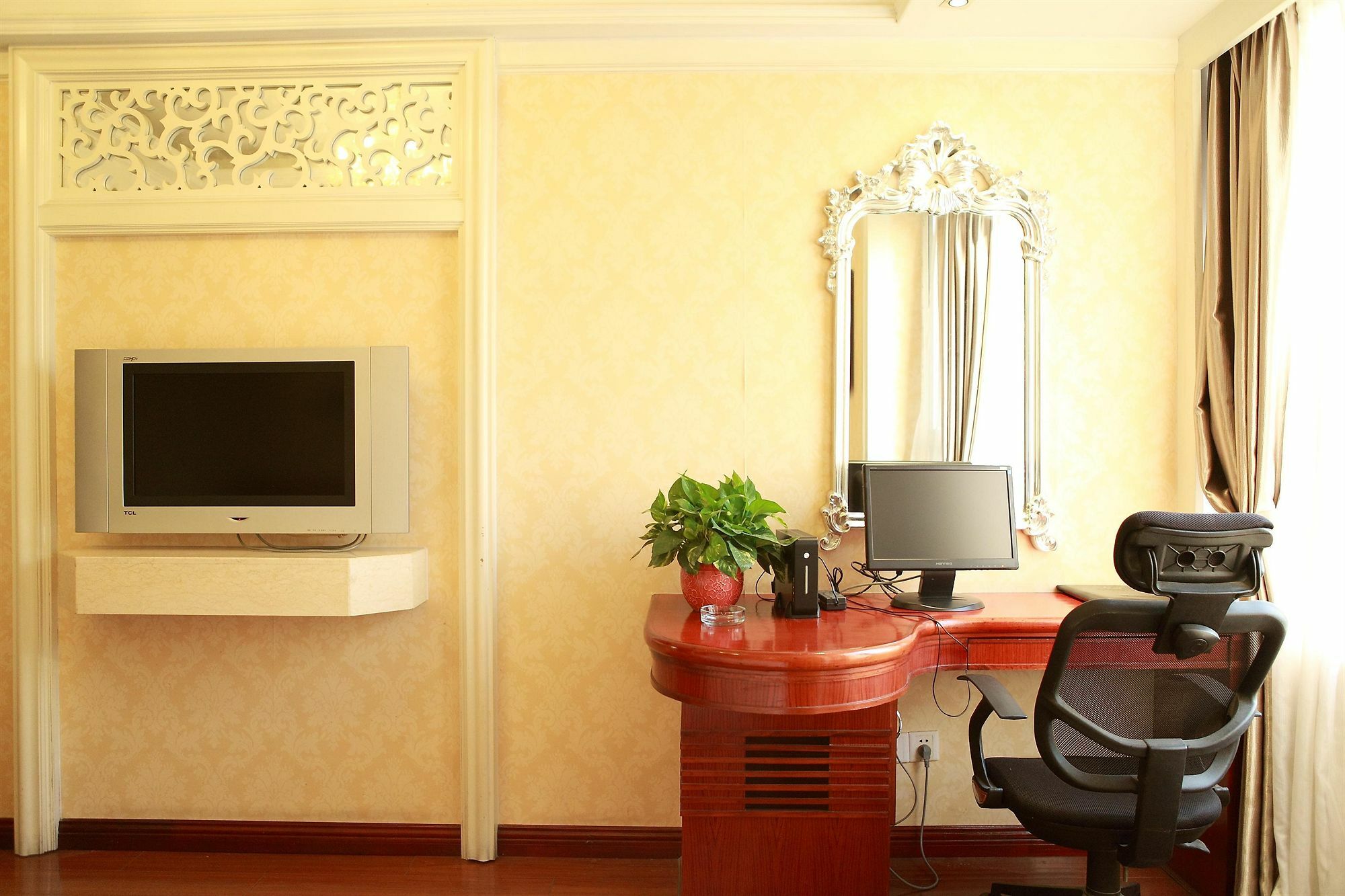 Bluesky Hotel Canton Extérieur photo